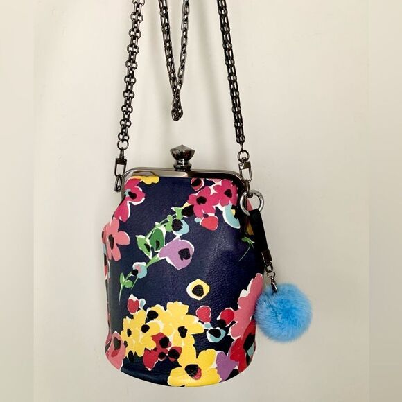 Handmade Genuine Leather Floral Print Push-lock Bucket Bag & Mink Fur Charm - Picture 12 of 16